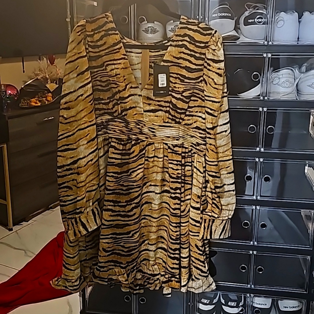 Long sleeve animal print dress NWT